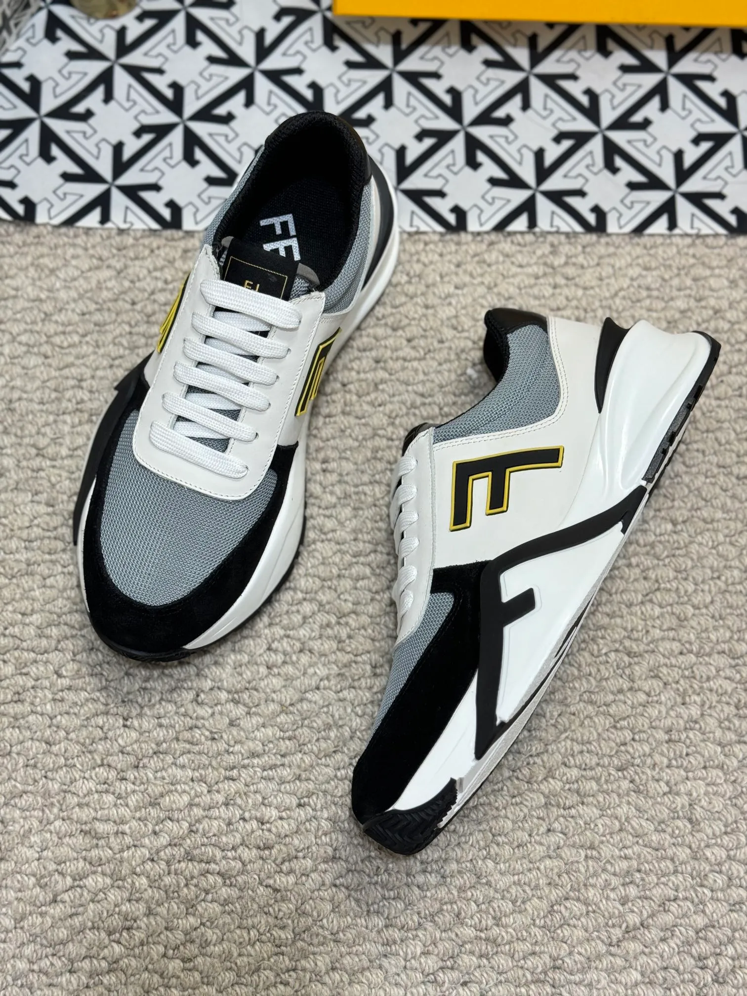 Men's men's shoes 💰520 [New style] 🦥🦥 Original quality - Fendi ◾️▫️F D🆕 Spring and summer new men's slip-on sneakers, with elastic straps, side zippers, and corrugated soles engraved with F. Embossed Fendi Flow lettering on the heel. Mixed material of high-tech fabric and black suede. FF graphic tongue. Ultra-light and wear-resistant EVA sole. Size: 38-44 (45 customized